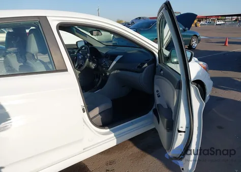 2017 Hyundai Accent Value Edition z USA, uszkodzony, nr VIN KMHCT4AE5HU379583